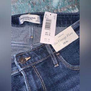Abercrombie The Vintage Flare Jeans Size 28/6R NWT!